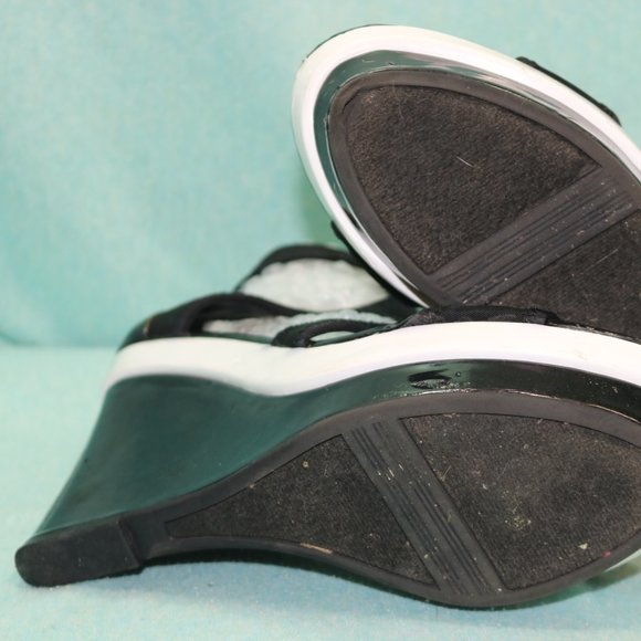 Simply Vera - Vera Wang Wedge Heels size 9 - Picture 11 of 15